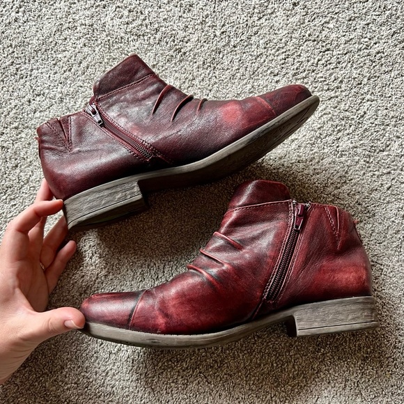 Earth Women's Size 10 B Ronan Garnet Oxblood Red Leather Ankle Booties Boots Zip - Picture 2 of 5